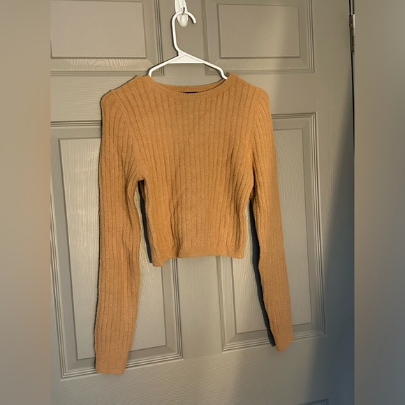 NWT Fitted Ribbed Plush Knit Crew Neck Sweater - Picture 4 of 6